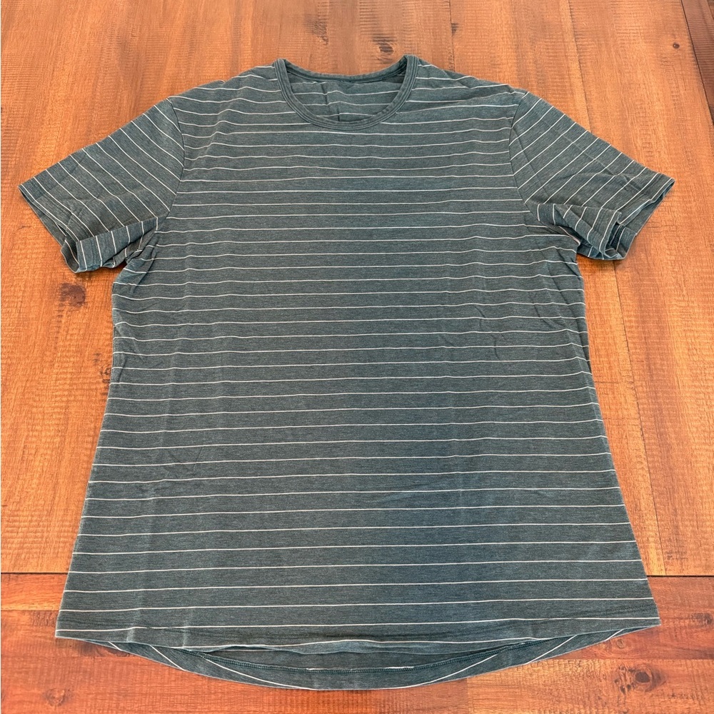 Lululemon 5 year basic t shirt size XL Navy/Grey